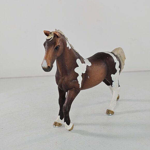 Schleich Trakehner Stallion Pinto Horse #13756 - Picture 2 of 8